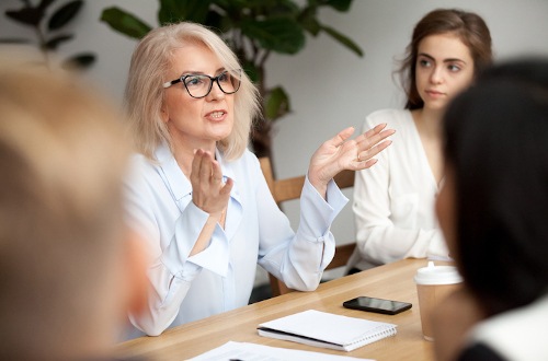 “Frauen sollten ihre eigene finanzielle Unabhängigkeit selbst in die Hand nehmen”