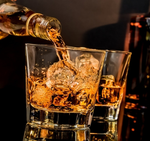 Warum nicht Geld in Kunst, Diamanten oder Whisky anlegen?