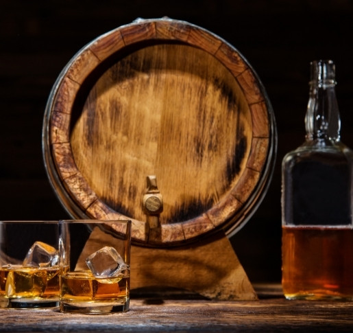 Sammeln statt sparen: Warum nicht Geld in Kunst, Diamanten oder Whisky anlegen?