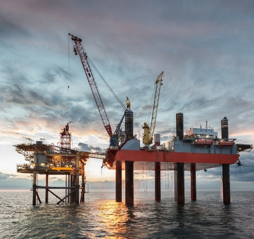 Der Tankstellen-Hedge: Bei steigenden Energiepreisen in Öl investieren